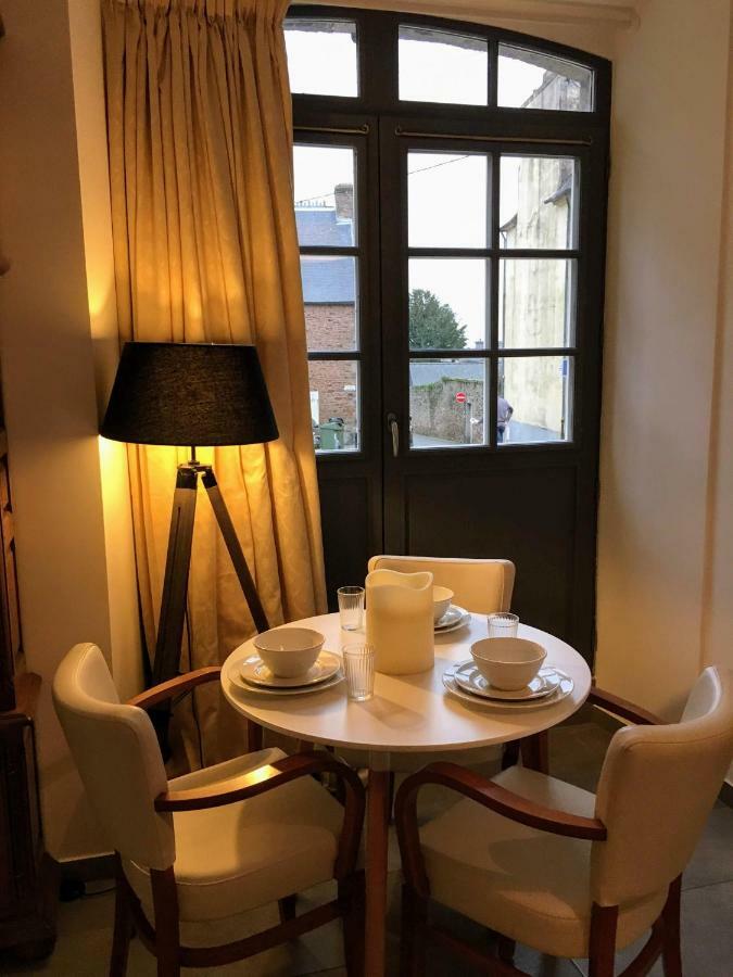 Gate House Lodge Dinan Eksteriør bilde