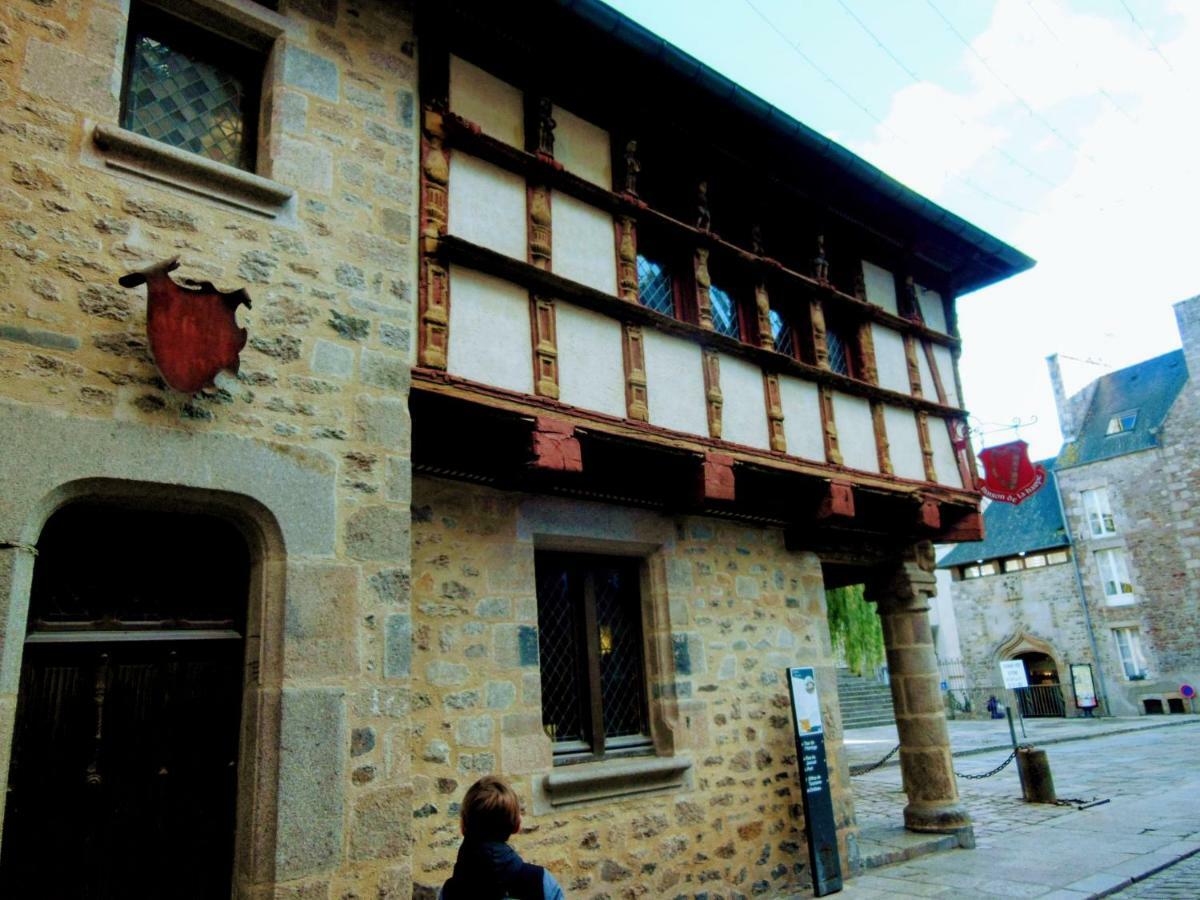 Gate House Lodge Dinan Eksteriør bilde