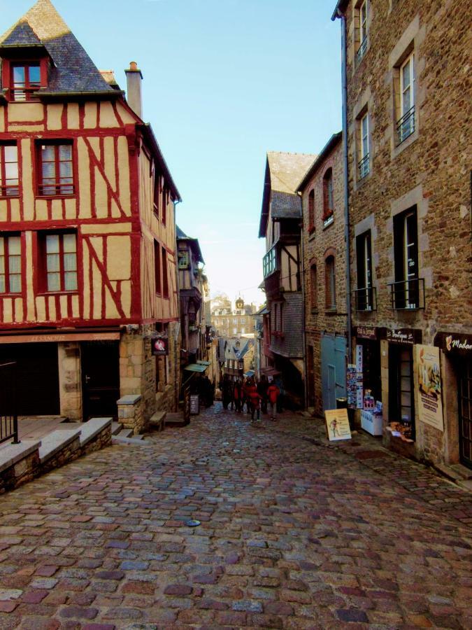 Gate House Lodge Dinan Eksteriør bilde